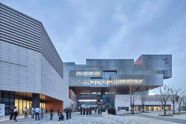 上海外高橋文化藝術(shù)中心,優(yōu)秀獎-公共建筑類